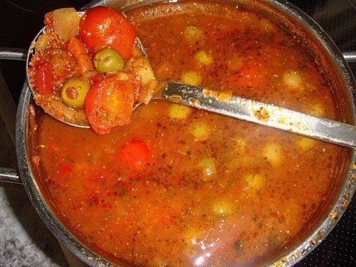 Итальянский томатный суп с оливками