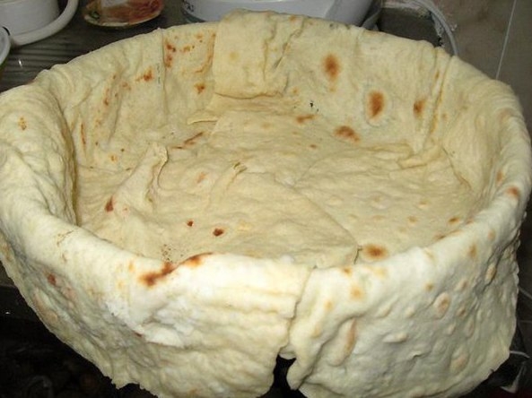 Мясной пирог из тонкого армянского лаваша Мясной пирог из тонкого армянского лаваша