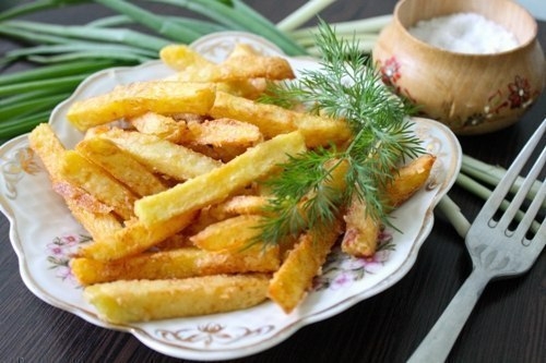 Домашний картофель фри - вкуснее, натуральнее и дешевле, чем в Макдональдсе. Домашний картофель фри - вкуснее, натуральнее и дешевле, чем в Макдональдсе.