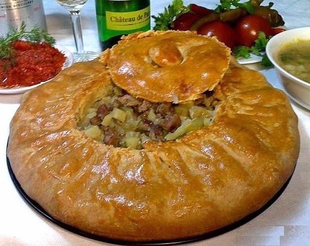 Зур-бялеш. Рассыпчатый пирог из песочного теста с сочной начинкой. Зур-бялеш. Рассыпчатый пирог из песочного теста с сочной начинкой.