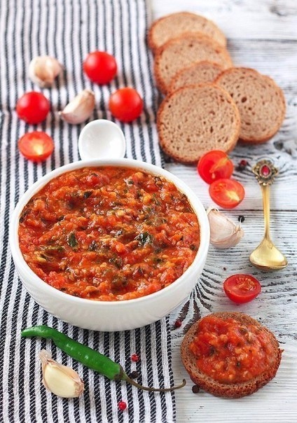 Томатно-чесночный соус к рыбным блюдам