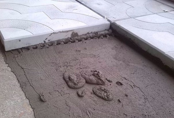 Укладка плитки на клей
