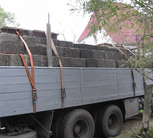 Формовка блоков из арболита Формовка блоков из арболита
