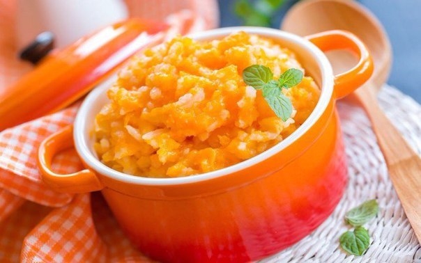 Рисовая каша с тыквенным пюре и морковью