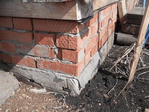 Цоколь из кирпича на ленточный фундамент