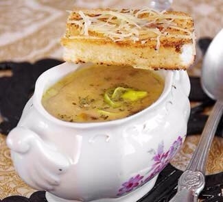 Луковый суп с сыром