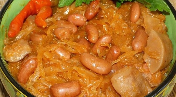 Квашеная капуста тушеная с грибами и фасолью