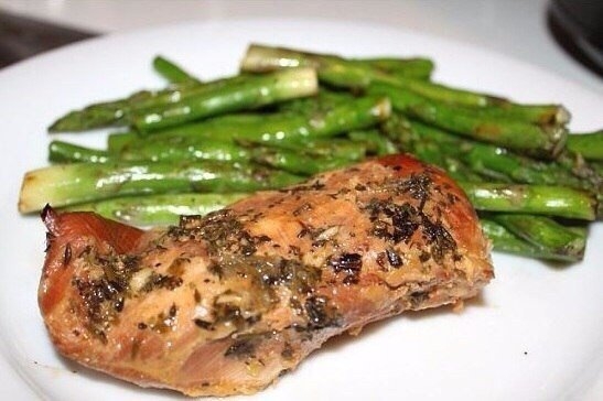 Курица с лимоном и травами