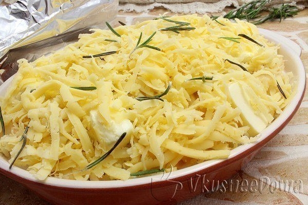 Куриное филе в духовке под картофелем Куриное филе в духовке под картофелем