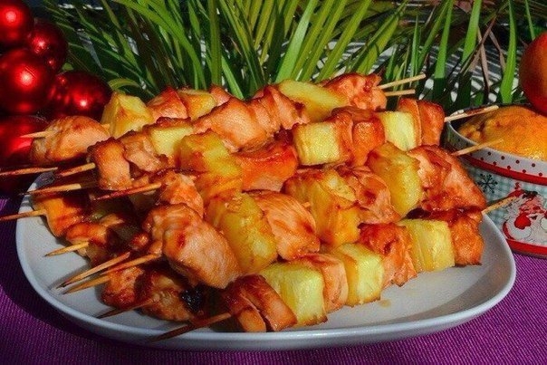 Шашлык в духовке из курицы и ананасов
