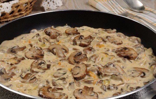 КУРИЦА С ШАМПИНЬОНАМИ