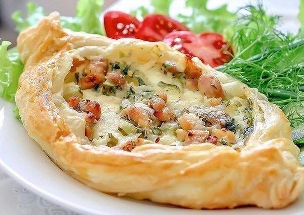 ЛОДОЧКИ ИЗ ТЕСТА С КАРТОФЕЛЕМ,МЯСОМ И ОГУРЧИКАМИ ЛОДОЧКИ ИЗ ТЕСТА С КАРТОФЕЛЕМ,МЯСОМ И ОГУРЧИКАМИ
