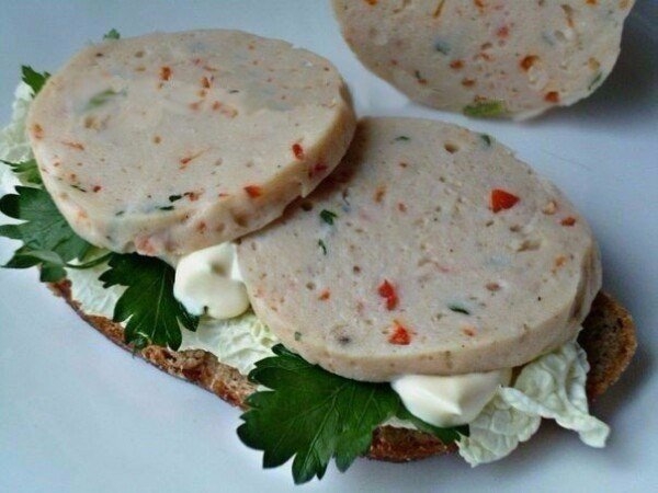 Домашняя, варёная колбаса в кружке