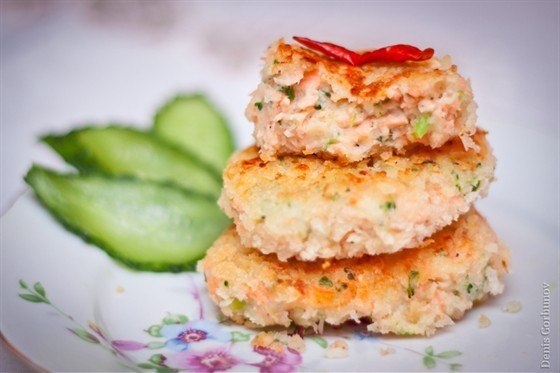 •Английские котлеты с лососем, брокколи и картофельным пюре• •Английские котлеты с лососем, брокколи и картофельным пюре•