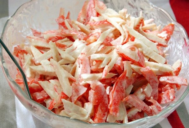 Салат с крабовыми палочками и болгарским перцем