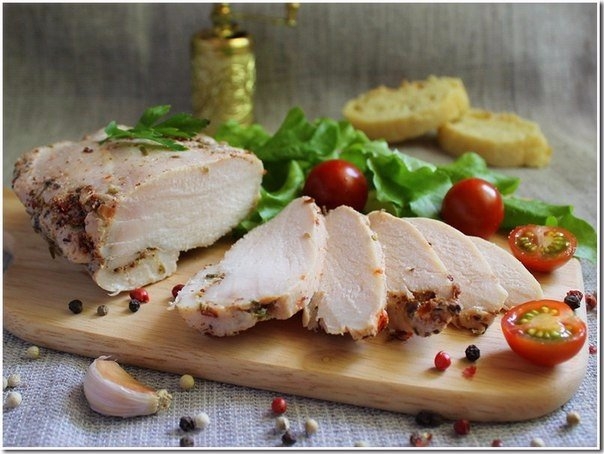 Куриная грудка, похожая на ветчину, приготовь на ужин