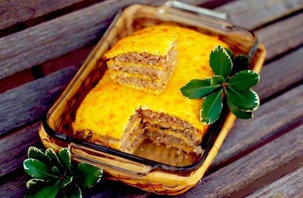 Слоеный сырный пирог с куриным фаршем Слоеный сырный пирог с куриным фаршем