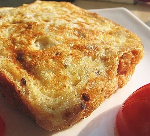 •Гренки в омлете с сыром• •Гренки в омлете с сыром•