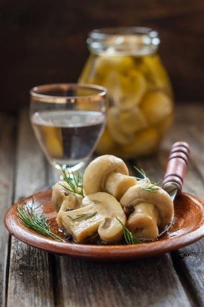Быстрые МАРИНОВАННЫЕ ШАМПИНЬОНЫ .