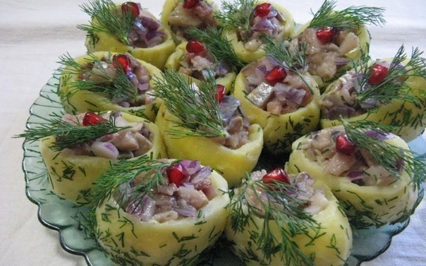 Закуска «Селедка в картошке» Закуска «Селедка в картошке»