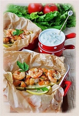 Кабачки, запеченные с семгой и креветками