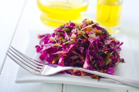 Салат из краснокочанной капусты