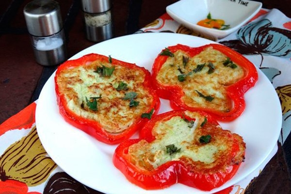 Кабачковые оладьи в болгарском перце. Кабачковые оладьи в болгарском перце.