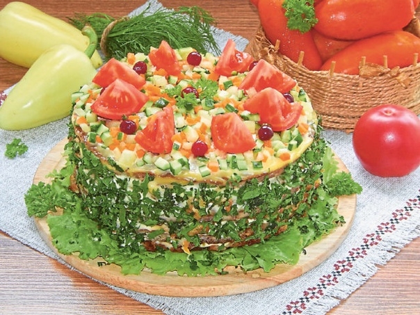 Печеночный торт с помидорами и картофелем