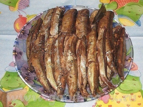 Скажу сразу, по вкусу получается ну ни капли не отличимо от магазинных шпрот.