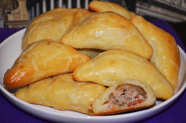 Конвертики с мясом из творожного теста Конвертики с мясом из творожного теста
