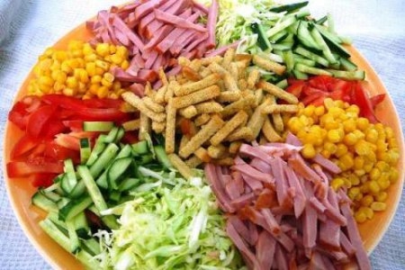 Салат с кукурузой "Ералаш" Салат с кукурузой "Ералаш"