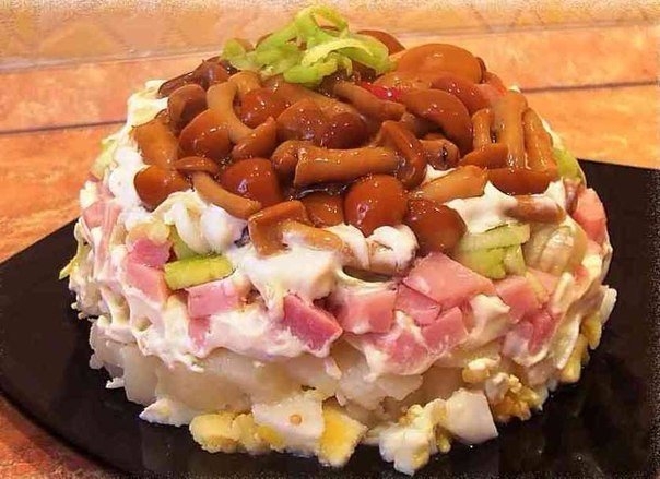 САЛАТ С МАРИНОВАННЫМИ ОПЯТАМИ