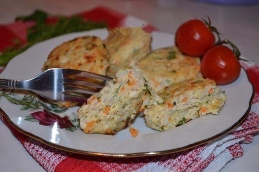 КОТЛЕТЫ ИЗ КУРИНОГО ФАРША С КАБАЧКАМИ