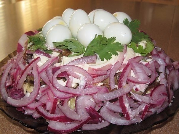 Салат "КУРОЧКИНО ГНЕЗДО" Салат "КУРОЧКИНО ГНЕЗДО"