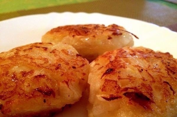 ЛУКОВЫЕ КОТЛЕТЫ: ВКУСНЕЙШЕЕ БЛЮДО ПРАКТИЧЕСКИ ИЗ НИЧЕГО. ДА ЕЩЕ И ГОТОВИТСЯ БЫСТРО! ЛУКОВЫЕ КОТЛЕТЫ: ВКУСНЕЙШЕЕ БЛЮДО ПРАКТИЧЕСКИ ИЗ НИЧЕГО. ДА ЕЩЕ И ГОТОВИТСЯ БЫСТРО!