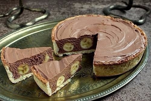 Торт с бананами и шоколадным муссом. Торт с бананами и шоколадным муссом.