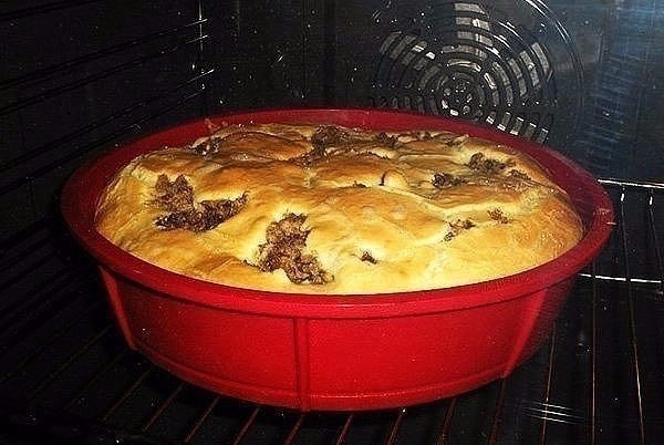 ПИРОГ "БЫСТРЫЙ И ВКУСНЫЙ " ИЗ ТЕСТА НА КЕФИРЕ СО СМЕТАНОЙ И МАЙОНЕЗОМ
