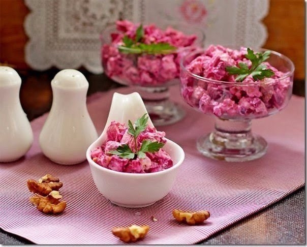 Полезно и очень вкусно: свекольный салат с курицей