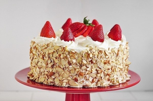 Клубничный бисквитный торт Клубничный бисквитный торт