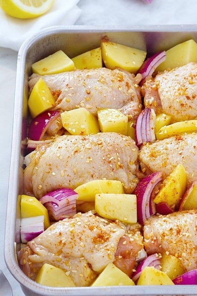 Куриные бедрышки с картофелем Куриные бедрышки с картофелем