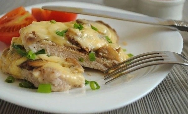"Отбивная с грибами и сыром"