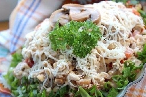 Салат "аппетитный" с куриным филе Салат "аппетитный" с куриным филе