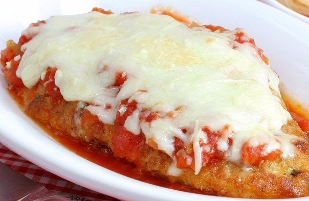 Куриная грудка, запеченная с сыром в томатном соке Куриная грудка, запеченная с сыром в томатном соке