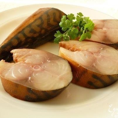 Соленая скумбрия в чайном рассоле - это очень вкусно! Соленая скумбрия в чайном рассоле - это очень вкусно!