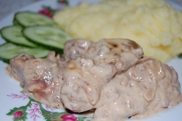 Печень, тушенная в сметане Печень, тушенная в сметане