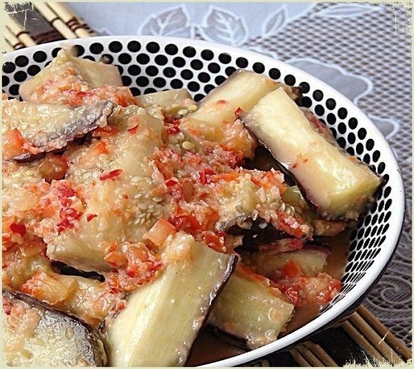 Острые баклажаны с чесноком и перцем! Острые баклажаны с чесноком и перцем!