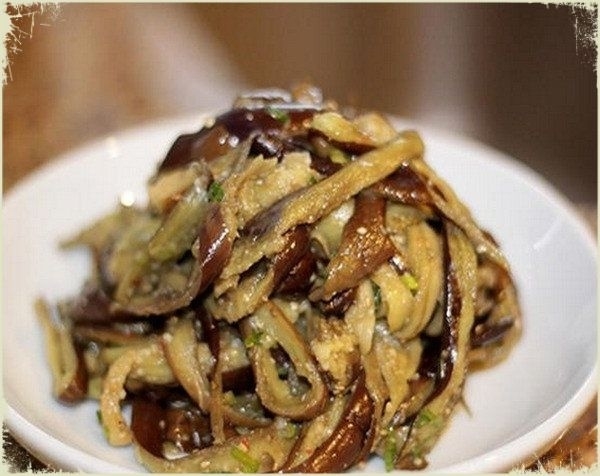 Баклажанный салат по-корейски Баклажанный салат по-корейски