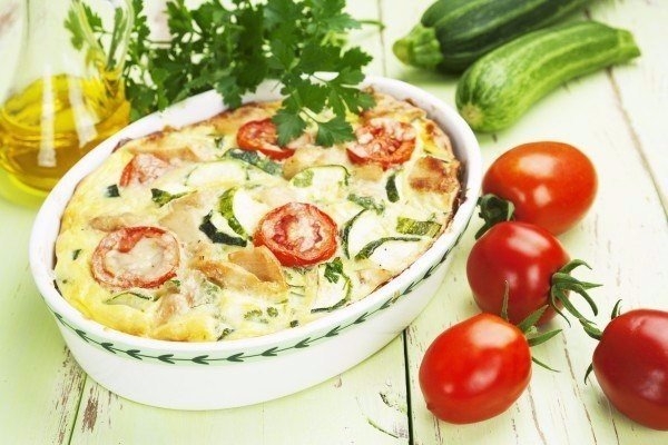 Куриная запеканка с кабачком и помидорами