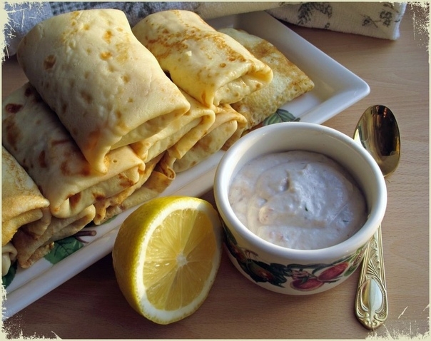 Блинчики с картофелем под соусом из сельди Блинчики с картофелем под соусом из сельди