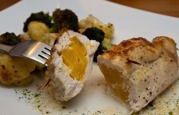 Фаршированные куриные грудки.